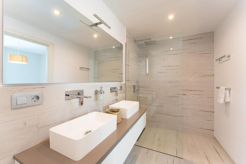 Villa Mit Pool Los Lagos 16 살로브레 외부 사진